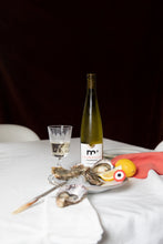 Load image into Gallery viewer, French Moderato Non-Alcoholic White Wine 750ml